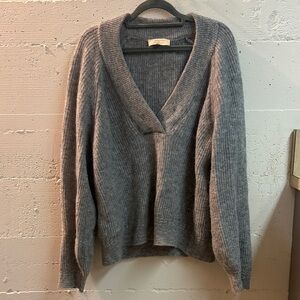Sézane grey v neck sweater